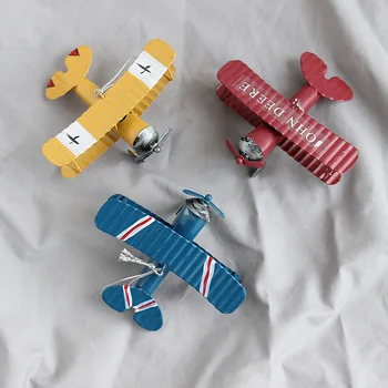 Retro Żelazna Model Samolotu Ozdoby Mały Kreatywne Wnętrze Samochodu Dekoracja Stołu Roboczego Płaskich Dekoracji Miniaturowe Prezenty Dla Dzieci