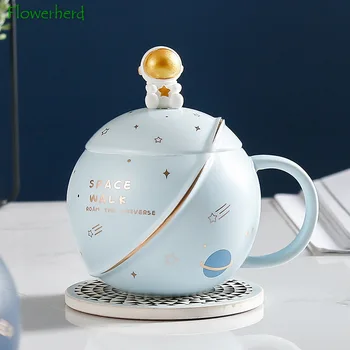 Kreatywny Kubek Kosmonauta Planeta filiżanka do Kawy z Pokrywką Łyżka Okrągła Ceramiczna Filiżanka do Kawy Z Wytłoczonym Prezent Para Butelkowana Filiżanka Filiżanka Do Wody